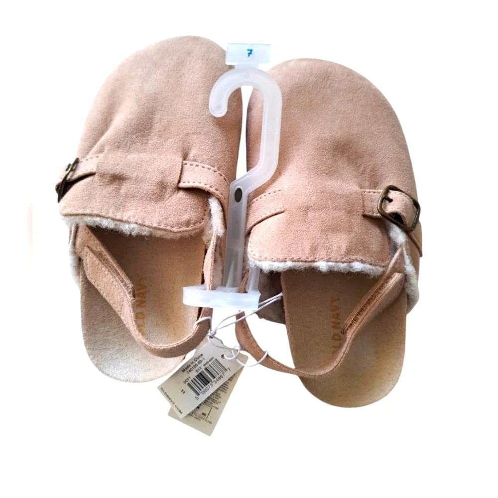 NWT Old Navy size 11 slides